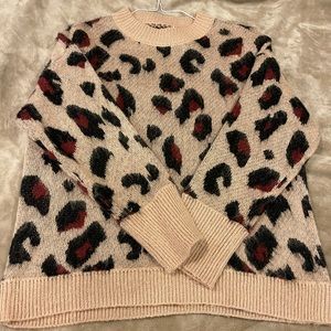 Women’s Animal Print Sweater. Size Small